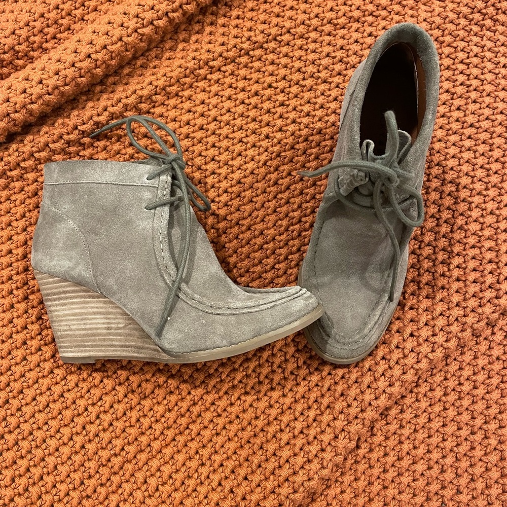 Lace up suede wedge booties Size 8 - Picture 3 of 8